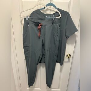 Figs Women’s L Zamora (reg waist/length) and Catarina set, bonsai